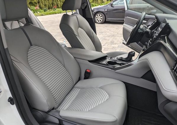 Toyota Camry cena 138900 przebieg: 47000, rok produkcji 2021 z Szepietowo małe 407
